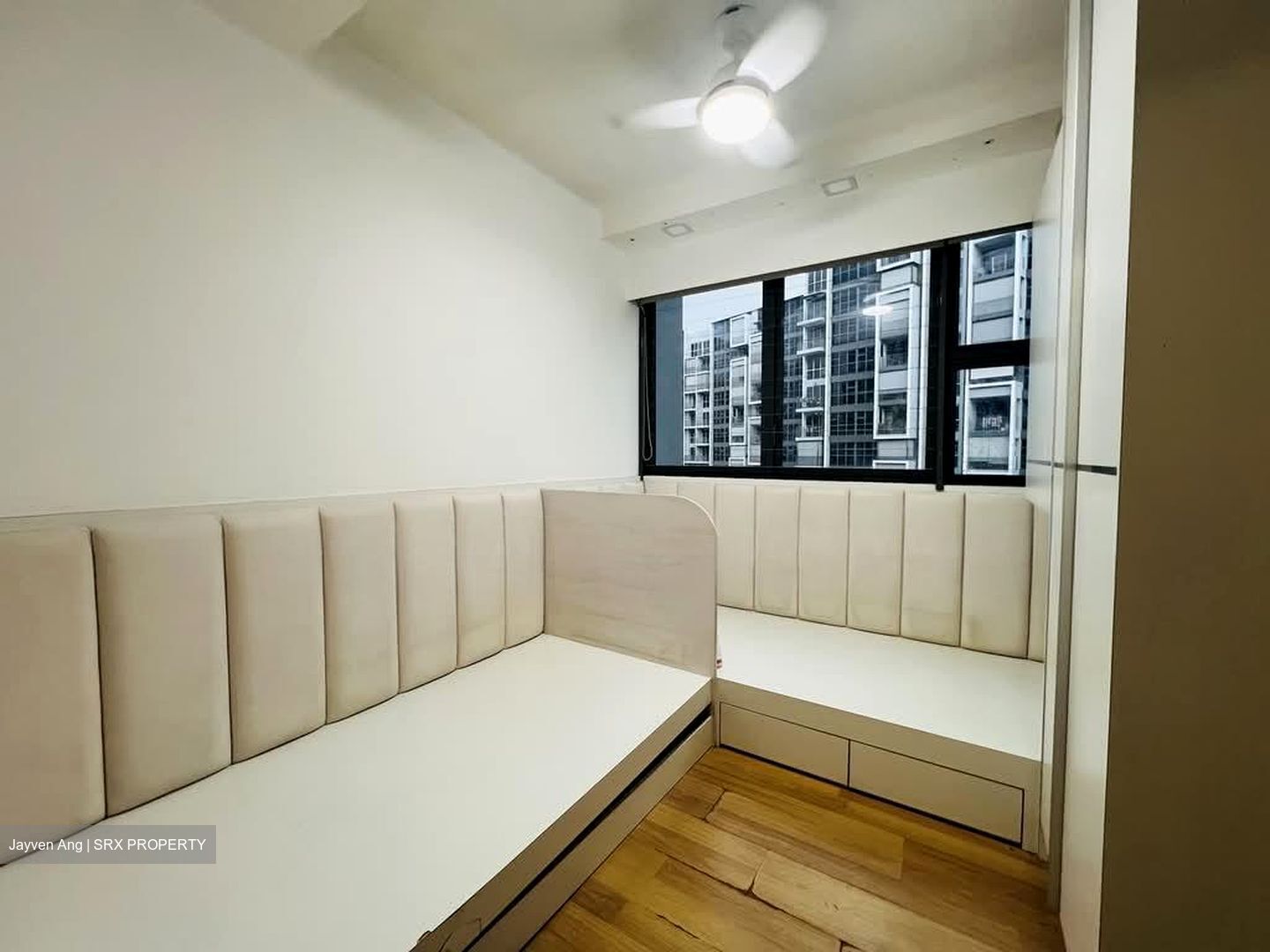 Prive (D19), Condominium #579948231